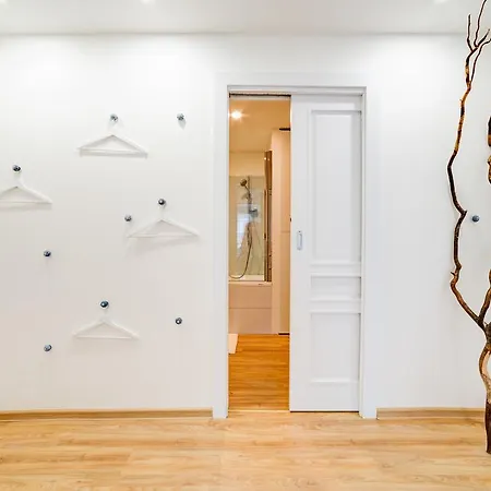 Golden Willow Appartement *